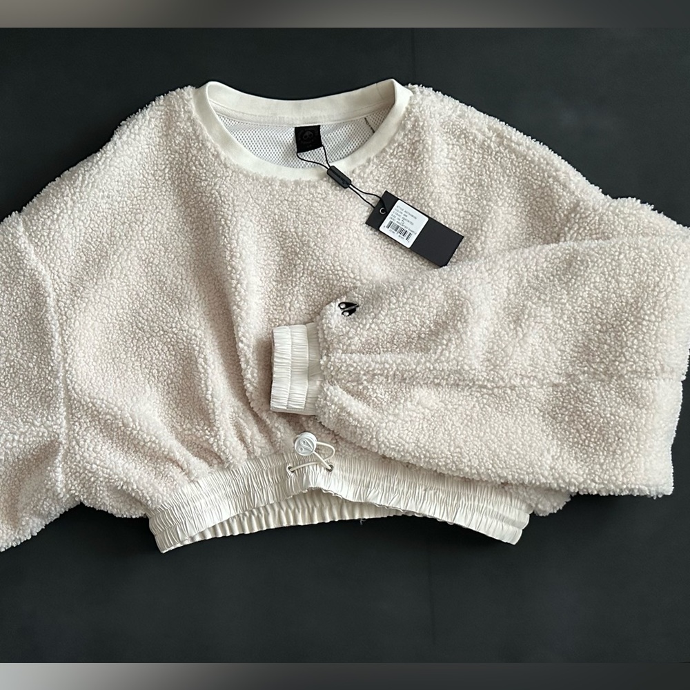 Moose Knuckles Cropped Fit Sweatshirt